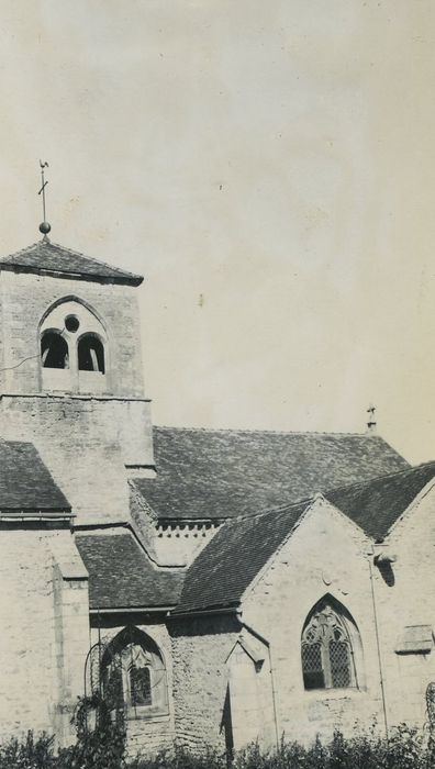 Eglise paroissiale : Façade latérale sud, vue partielle