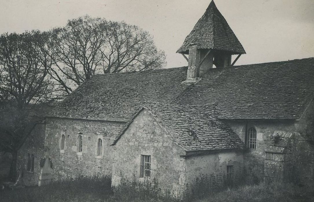 Eglise Saint-Ambroise : Façade latérale nord, vue générale