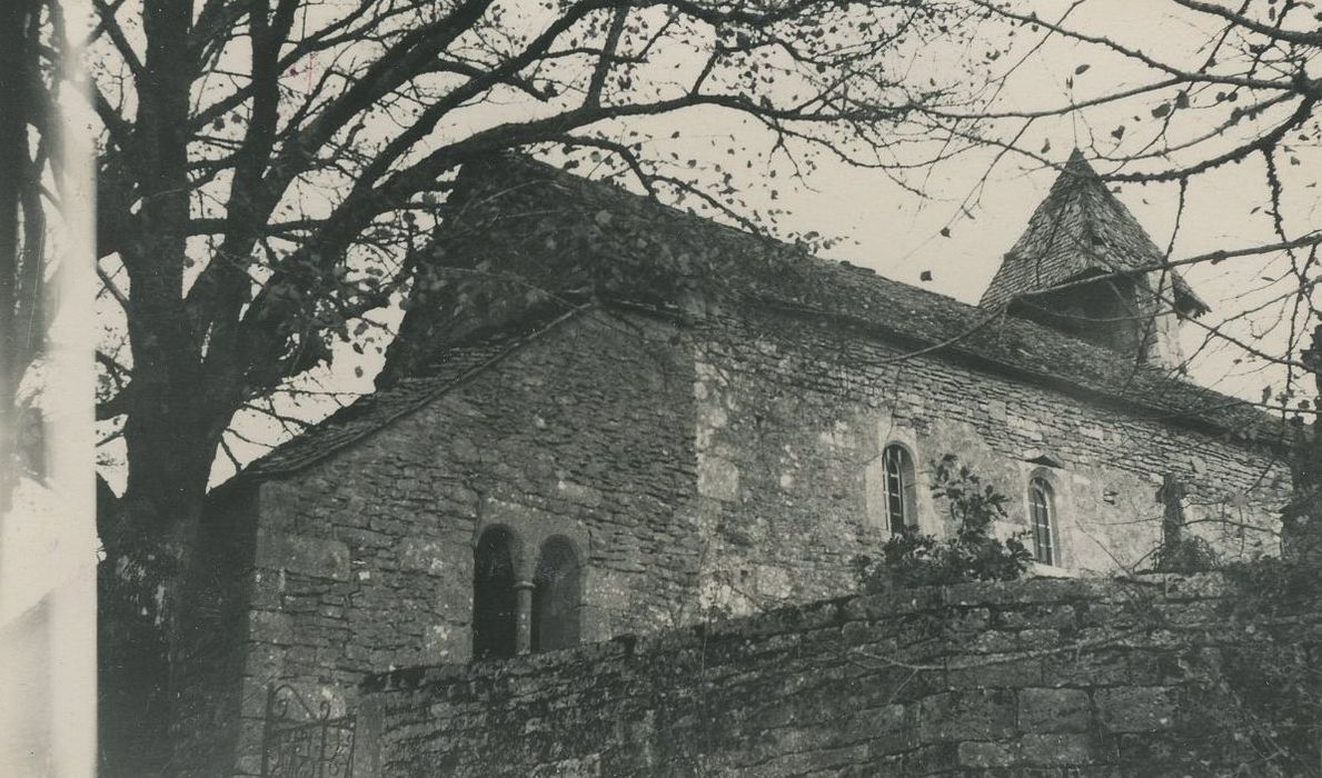 Eglise Saint-Ambroise : Façade latérale nord, vue partielle