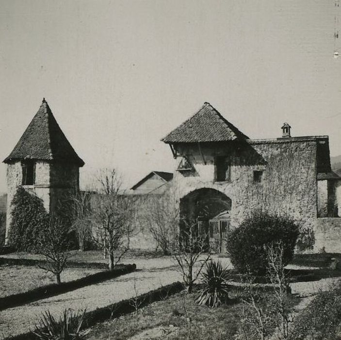 Château de Promery : Porterie, ensemble ouest, vue générale