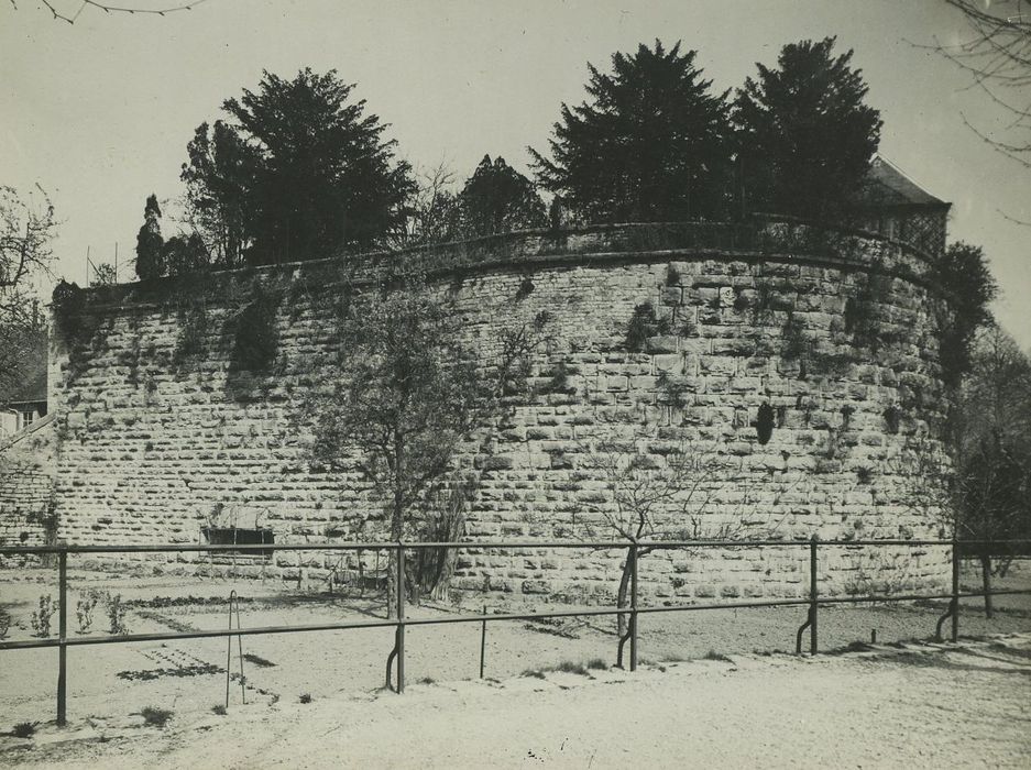 Fortifications (anciennes) : Tour Madeleine, vue générale