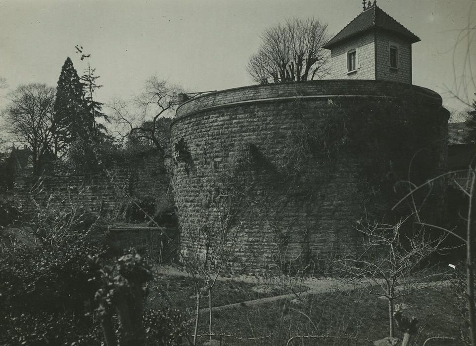 Fortifications (anciennes) : Tour des Dames, vue générale