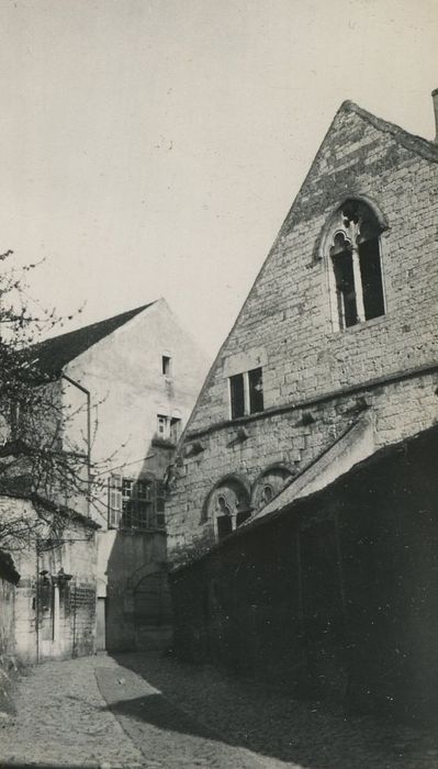 Bâtiment dit du Chapitre : Pignon nord, vue partielle