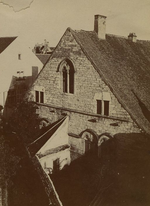 Bâtiment dit du Chapitre : Pignon nord, vue partielle