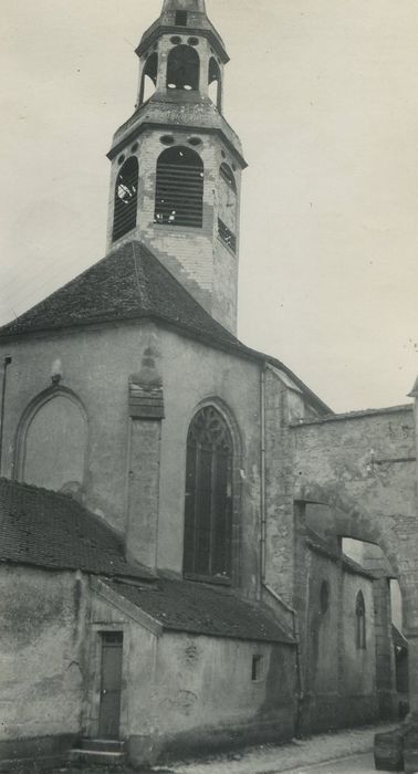 Eglise Saint-Jean-Baptiste : Chevet, vue partielle