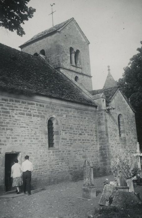 Eglise Saint-Cyr et Sainte-Julitte : Façade latérale sud, vue partielle