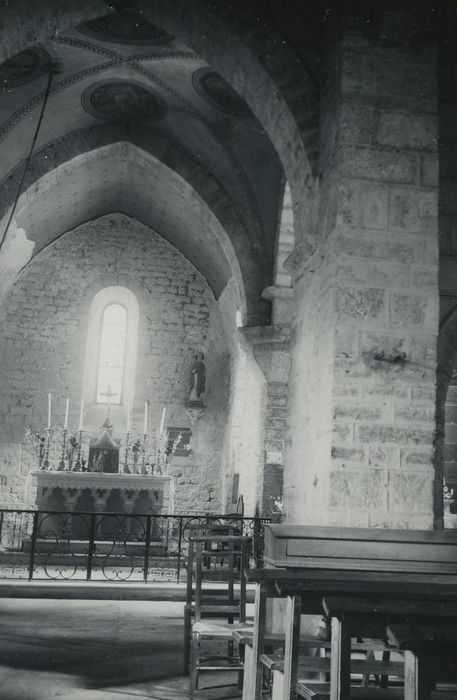 Eglise Saint-Cyr et Sainte-Julitte : Nef, vue partielle