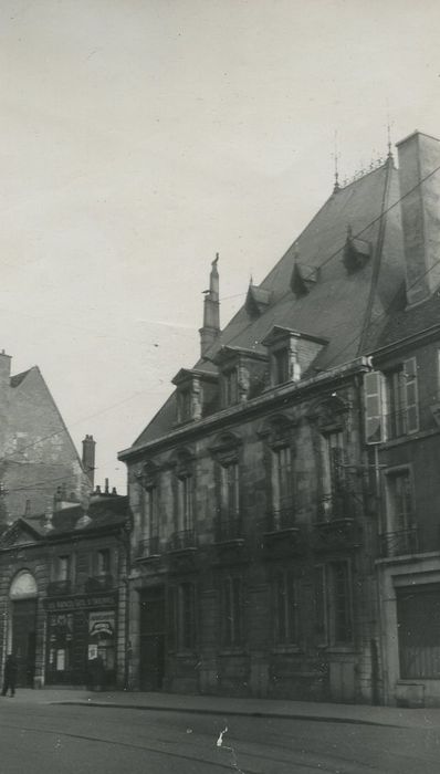 Hôtel Perreney de Baleure : Façade sur rue, vue générale