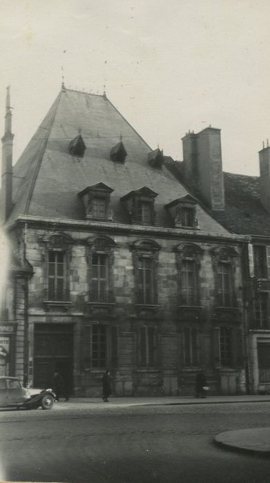 Hôtel Perreney de Baleure : Façade sur rue, vue générale