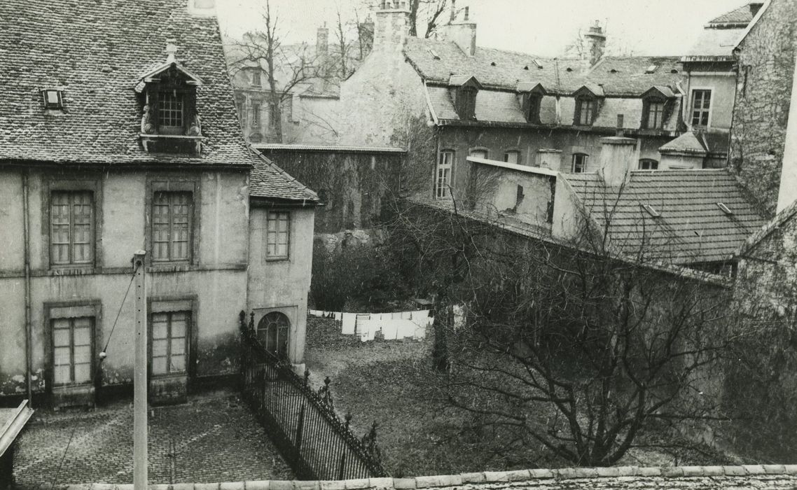 Hôtel Buffon : Jardin, vue partielle