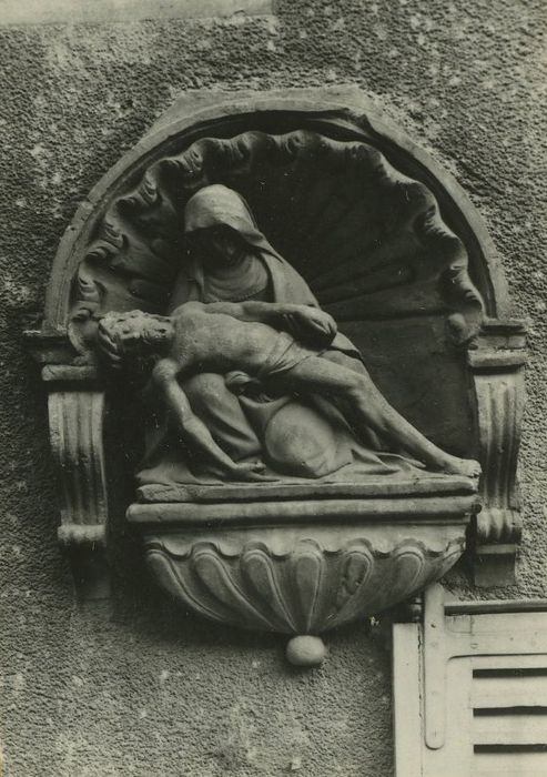 groupe sculpté : Vierge de pitié