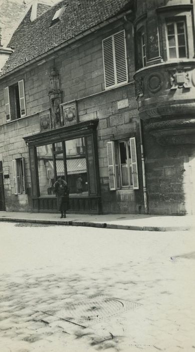 Hôtel de Berbis : Façade sur la place, vue générale