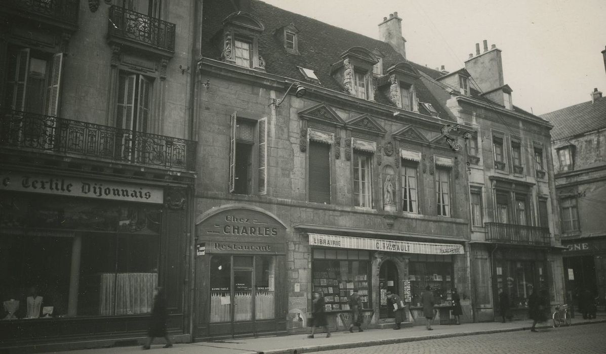 Immeubles : Façade sur rue, vue générale