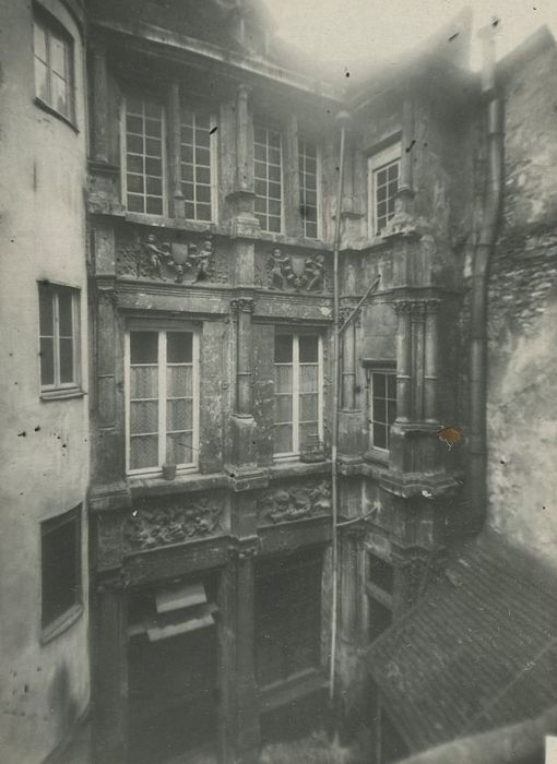 Ancien hôtel de Rochefort ou hôtel Morel-Sauvegrain : Façade sur cour, vue générale