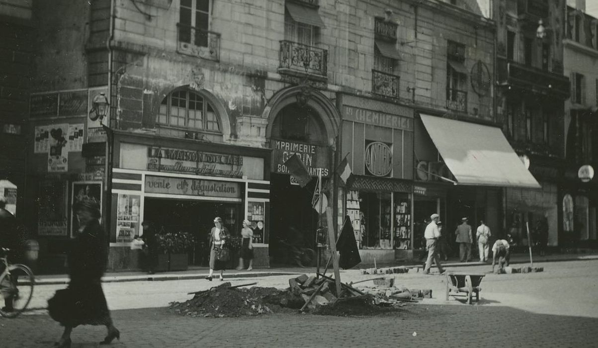 Hôtel Burteur : Façade sur rue, vue partielle