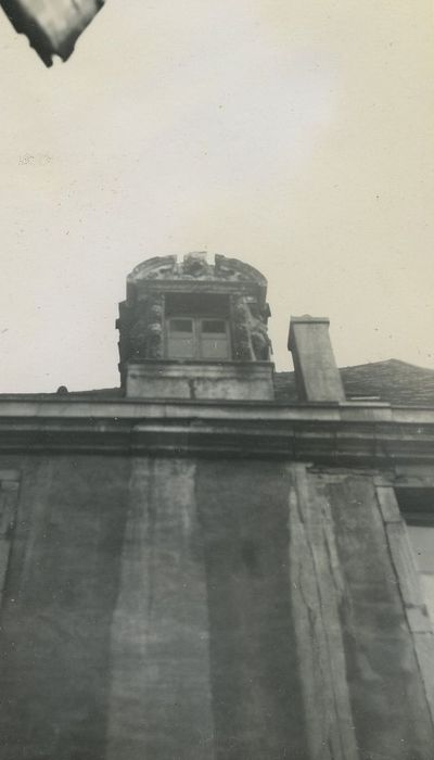 Maison : Détail de la lucarne sur rue