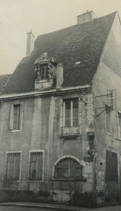 Maison : Façade sur rue, vue générale