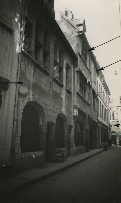 Immeuble : Façade sur rue, vue générale