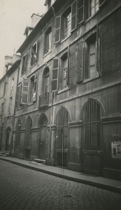 Immeuble : Façade sur rue, vue générale