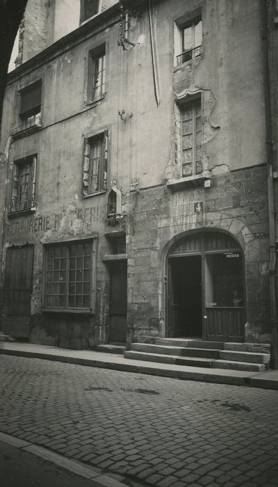 Immeuble : Façade sur rue, vue générale