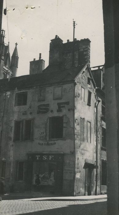 Immeuble : Façade sur rue, vue générale