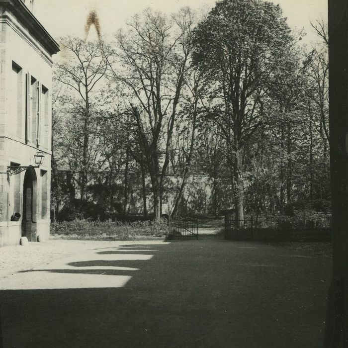 Hôtel Coeurderoy (ancien) : Jardin, vue partielle