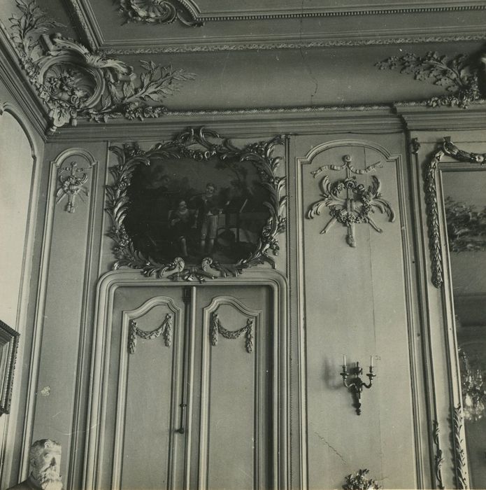 Hôtel Coeurderoy (ancien) : Salon, vue partielle des lambris de revêtement