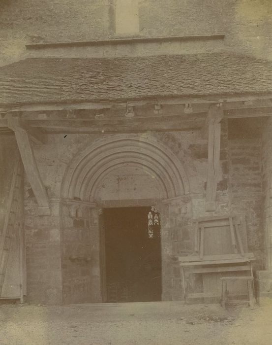 Eglise Saint-Aignan : Portail occidental, vue générale