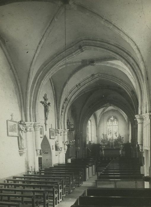 Eglise Saint-Jean l'Evangéliste : Nef, vue générale