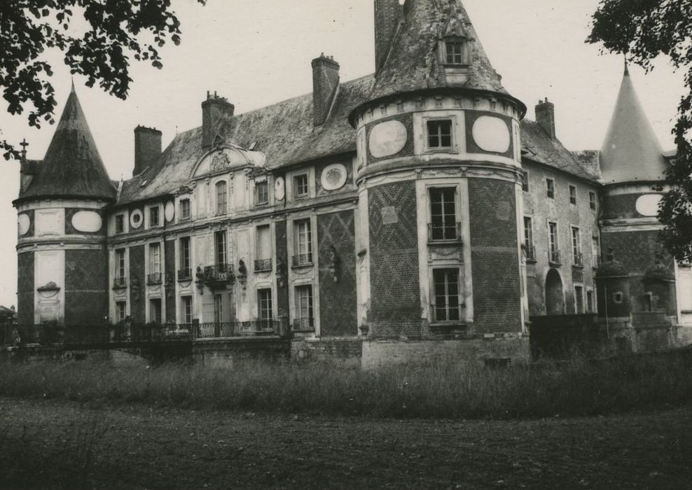 Château : Ensemble sud-est, vue générale