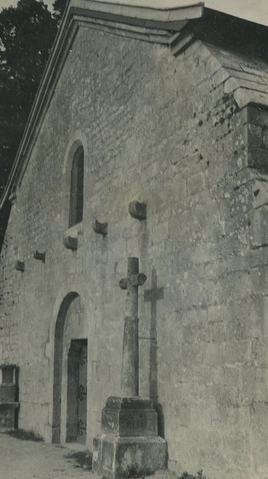 Eglise paroissiale : Façade occidentale, vue générale