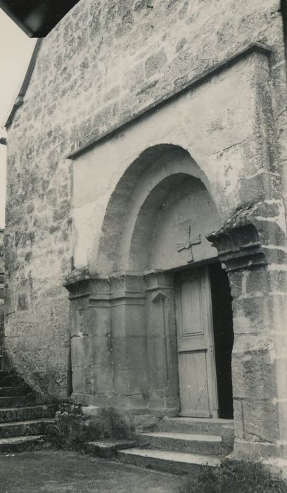 Eglise de la Nativité : Portail occidental, vue générale