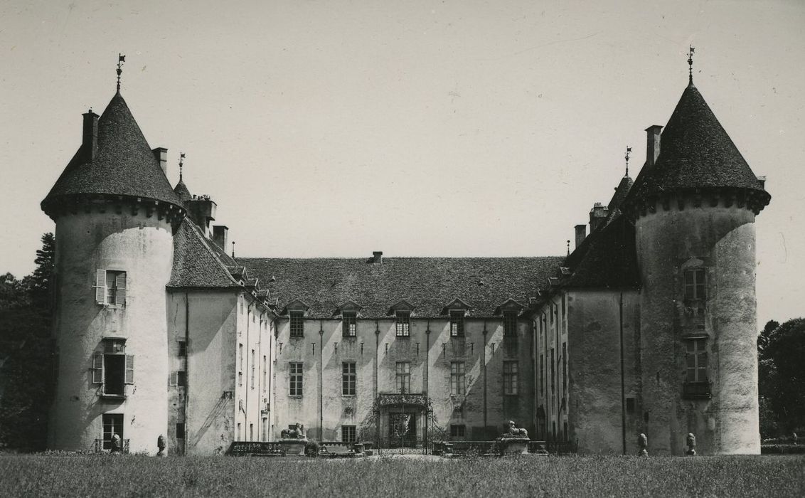 Château : Façade ouest, vue générale