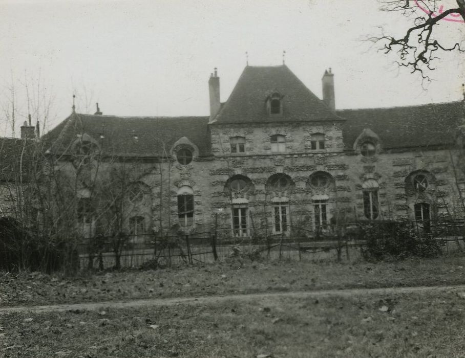 Petit château : Façade sud, vue partielle