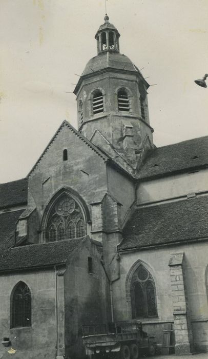 Eglise Saint-Martin : Façade latérale sud, vue partielle