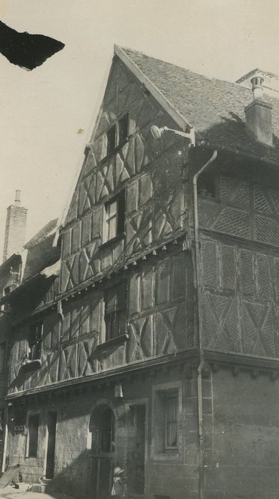 Maison de bois : Façade sur rue, vue générale