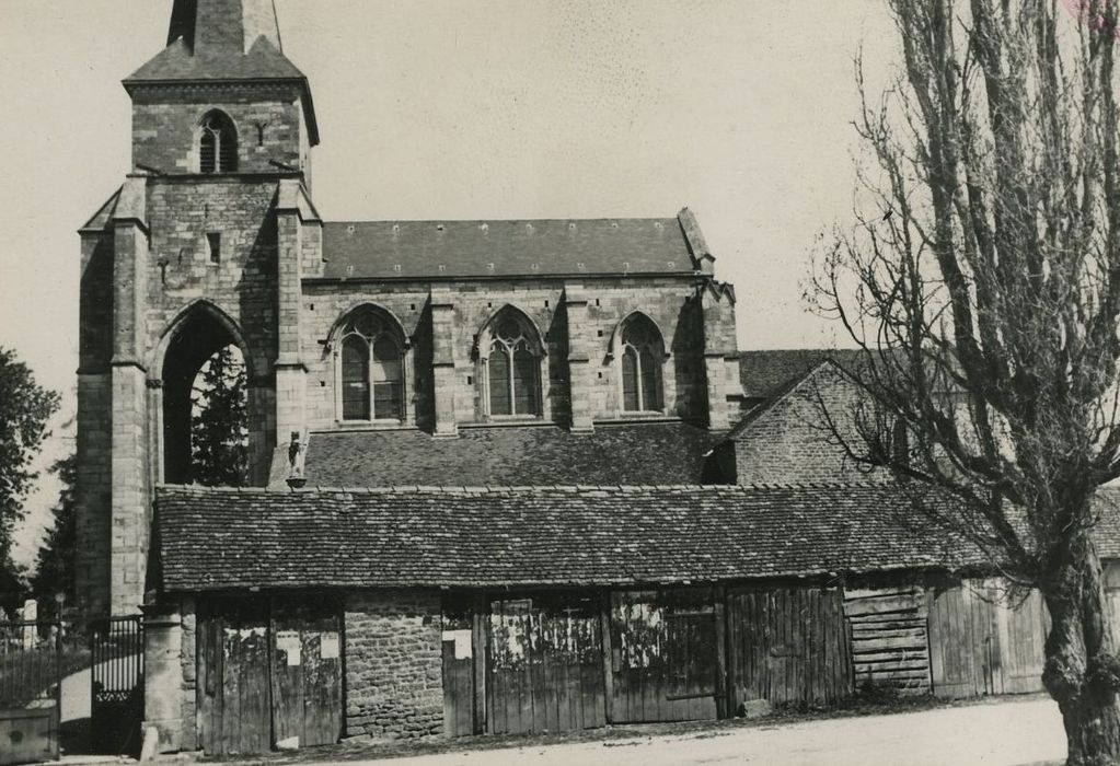 Eglise Sainte-Sabine : Façade latérale sud, vue générale