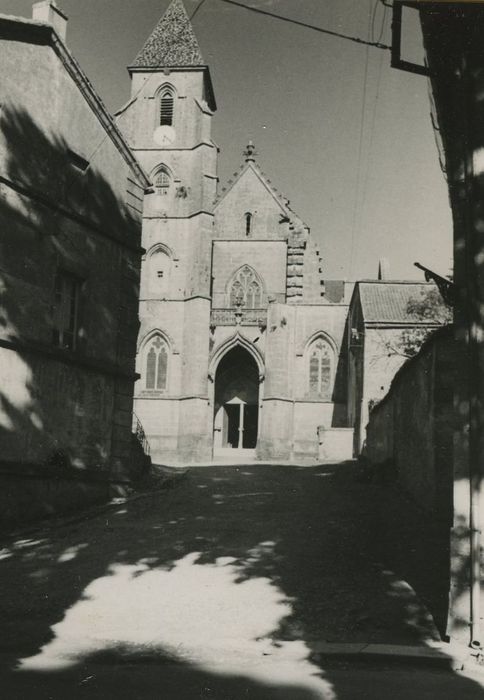 Eglise Saint-Seine : Façade occidentale, vue générale