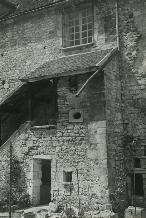 Maison dite de l'Obédiencerie : Façade sur cour, vue partielle