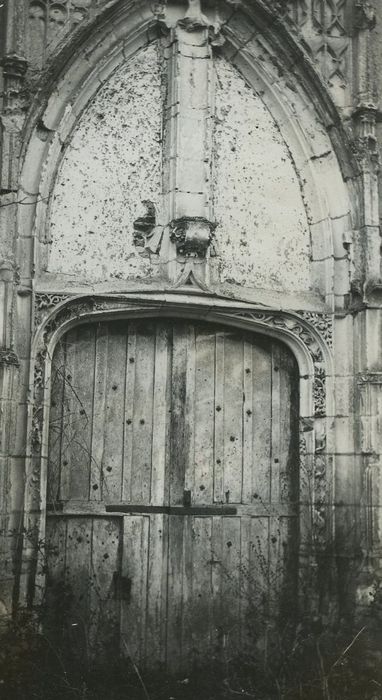 Eglise Saint-Médard : Portail occidental, vue générale