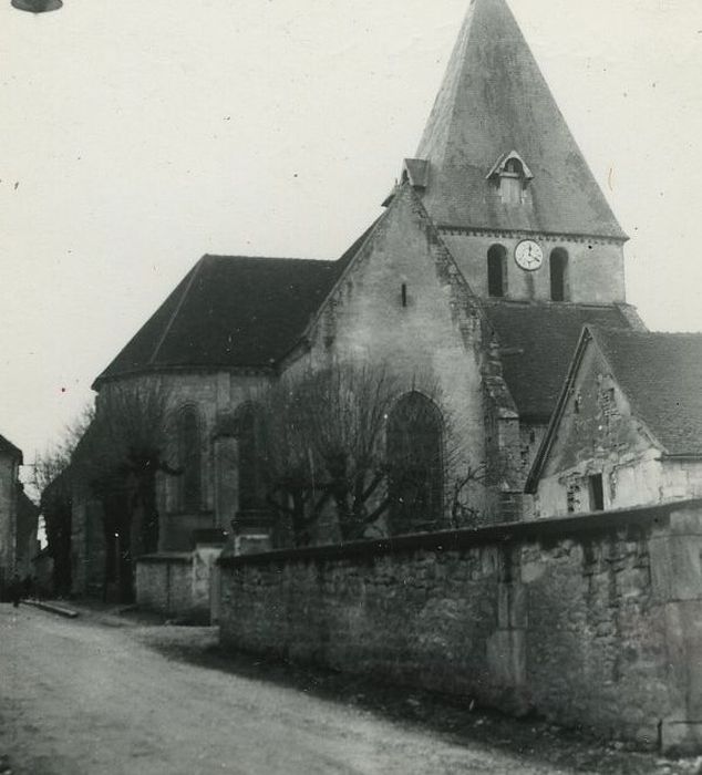 Eglise paroissiale : Façade latérale nord, vue partielle