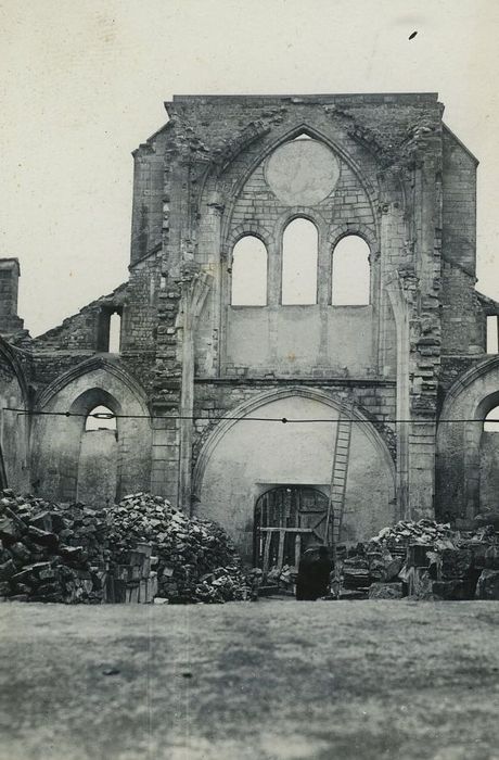 Eglise paroissiale : Façade occidentale, élévation est, vue générale