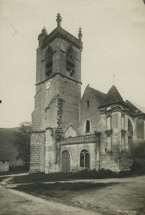 Eglise Saint-Germain : Façade occidentale, vue générale