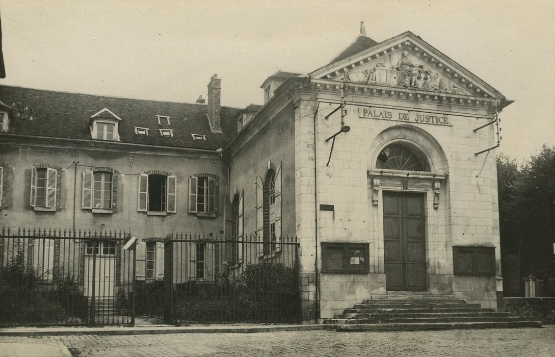 Palais de Justice : Façade sud, vue partielle