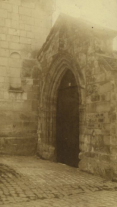 Prieuré de Notre-Dame (ancien) : Ancien portail, vue générale