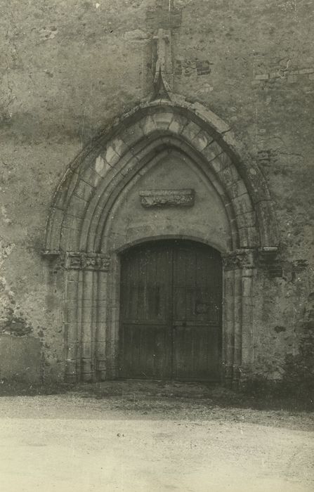 Eglise Notre-Dame de Malicorne : Portail occidental, vue générale