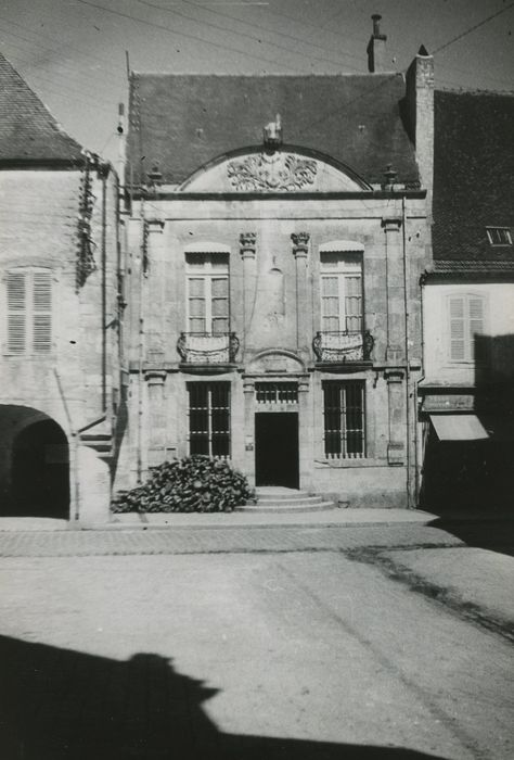 Hôtel de ville : Façade sur rue, vue générale