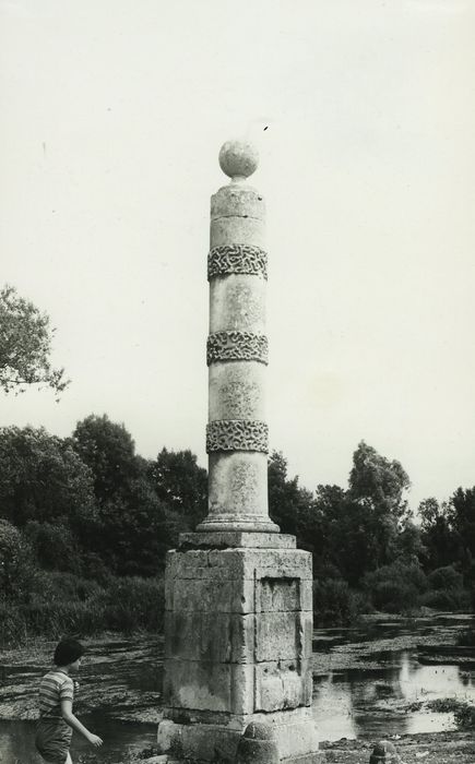 Colonne monumentale, vue générale