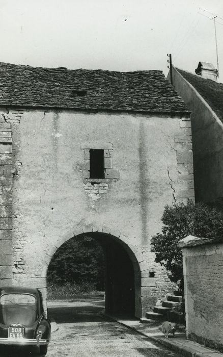 Porte fortifiée (ancienne) : Elévation ouest, vue générale