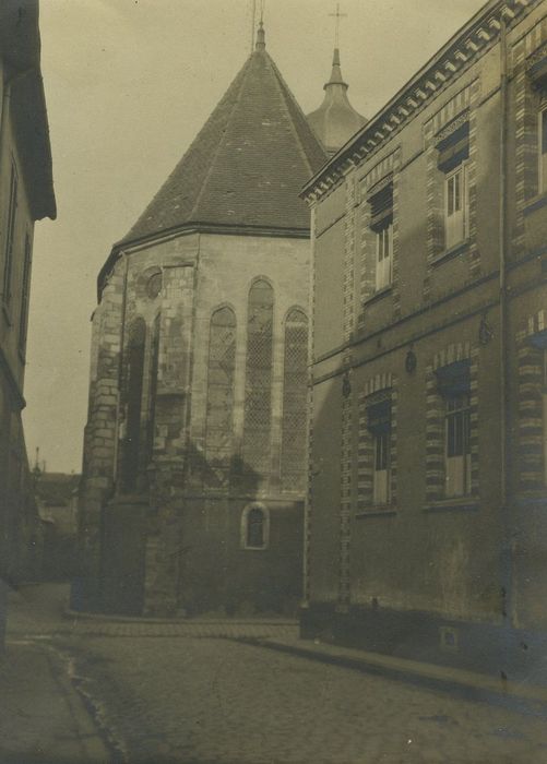 Eglise Saint-Pierre-le-Rond : Chevet, vue partielle